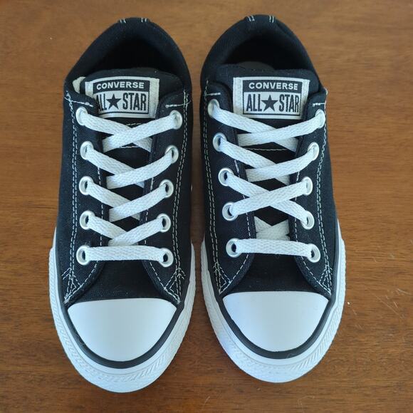 Converse low top black Big kids  size 1 - Picture 1 of 8